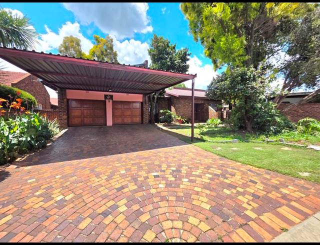 4 BEDROOM HOUSE FOR SALE IN SUNWARD PARK